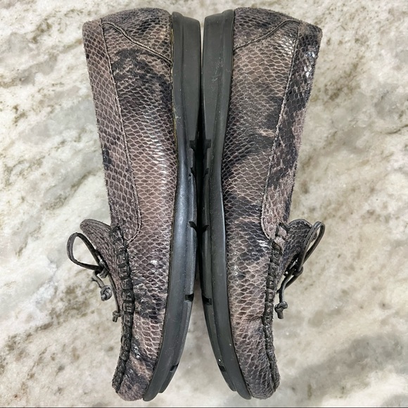 Impo Betty Brown Snake Print Leather Embossed Driving Loafer Flats Size 5.5 - Picture 5 of 10